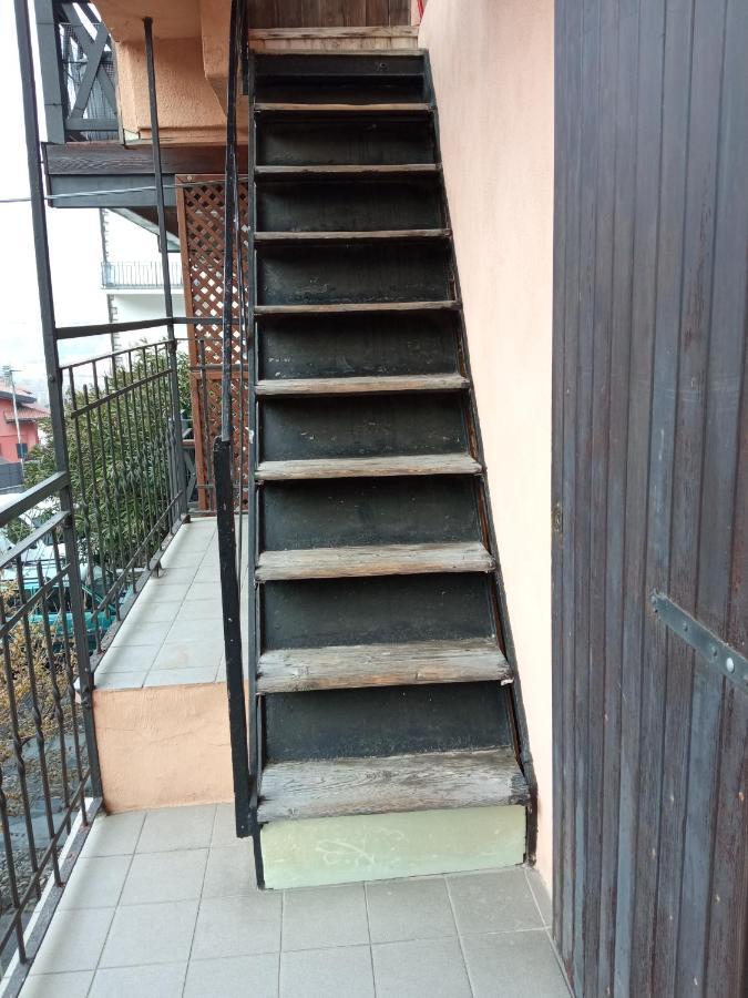 Cute Little Flat With View, 20 Mins To Bgy Airport Apartment Pradalunga Bagian luar foto