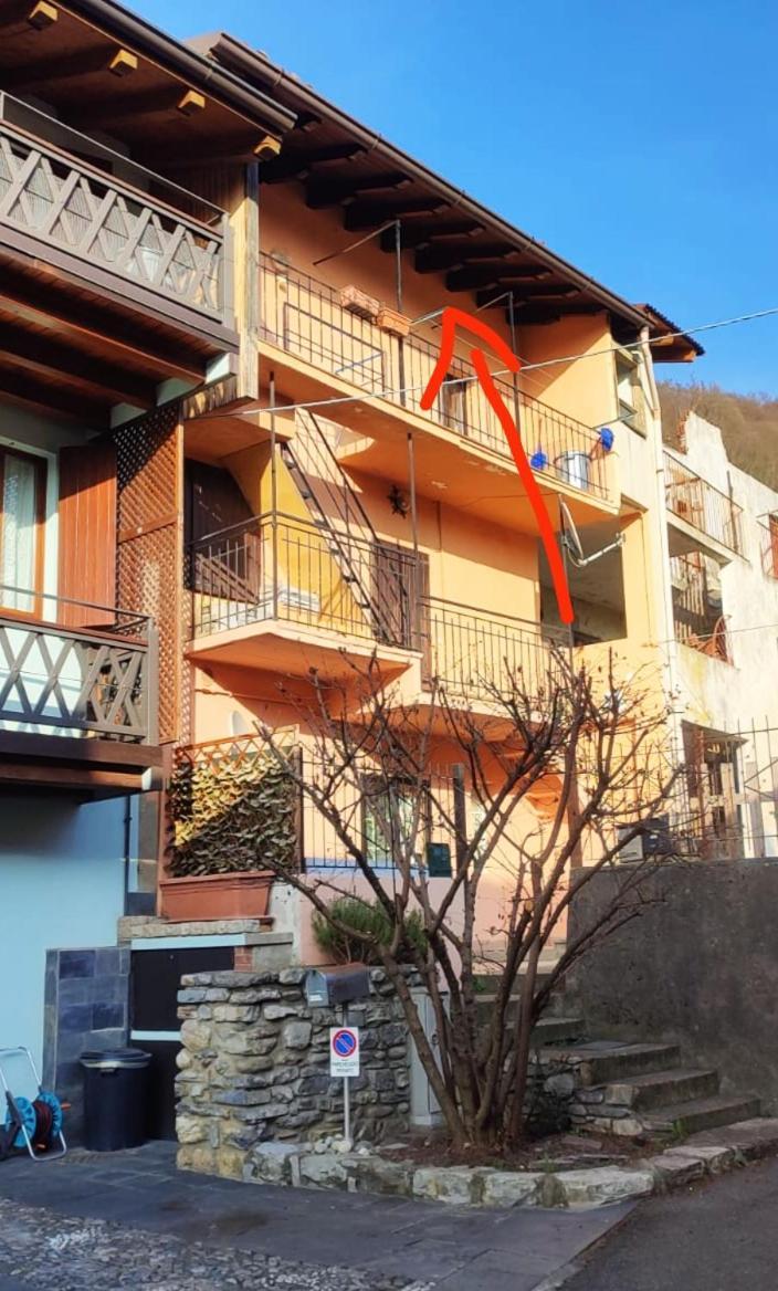 Cute Little Flat With View, 20 Mins To Bgy Airport Apartment Pradalunga Bagian luar foto