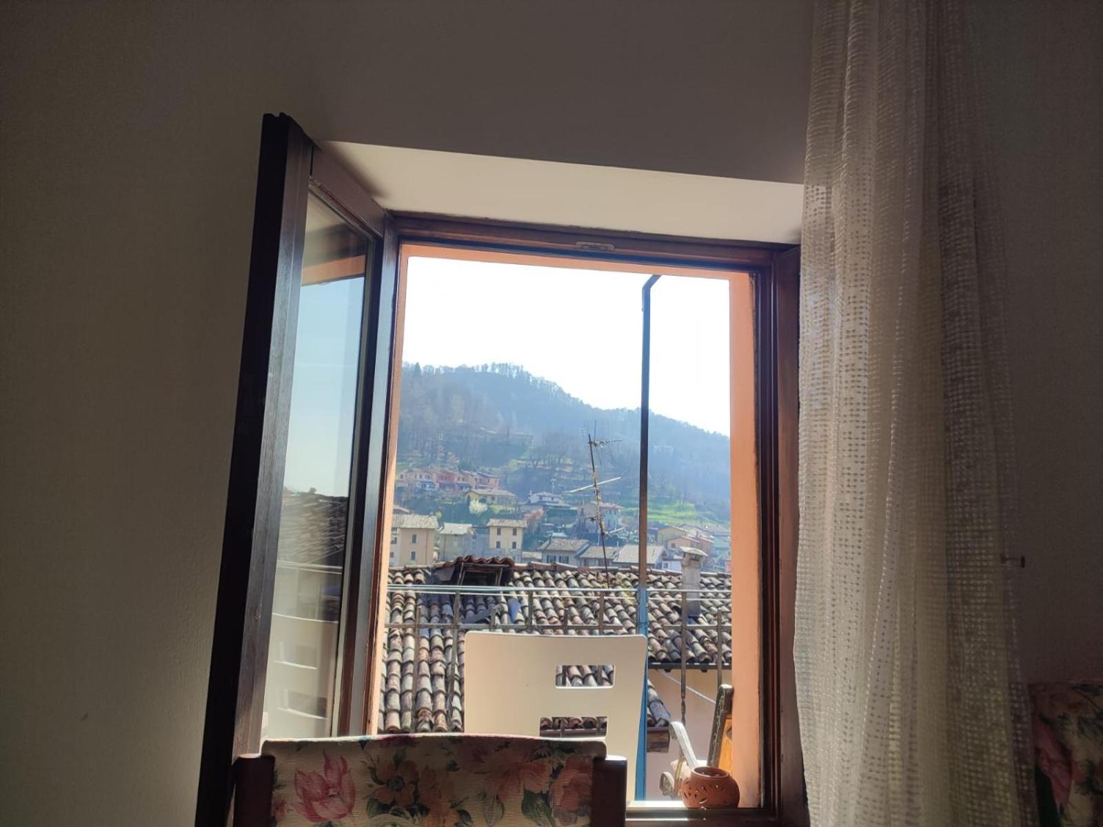 Cute Little Flat With View, 20 Mins To Bgy Airport Apartment Pradalunga Bagian luar foto